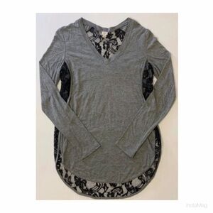 Aritzia Wilfred Long Sleeve Top Gray with Black Lace Back Size Medium